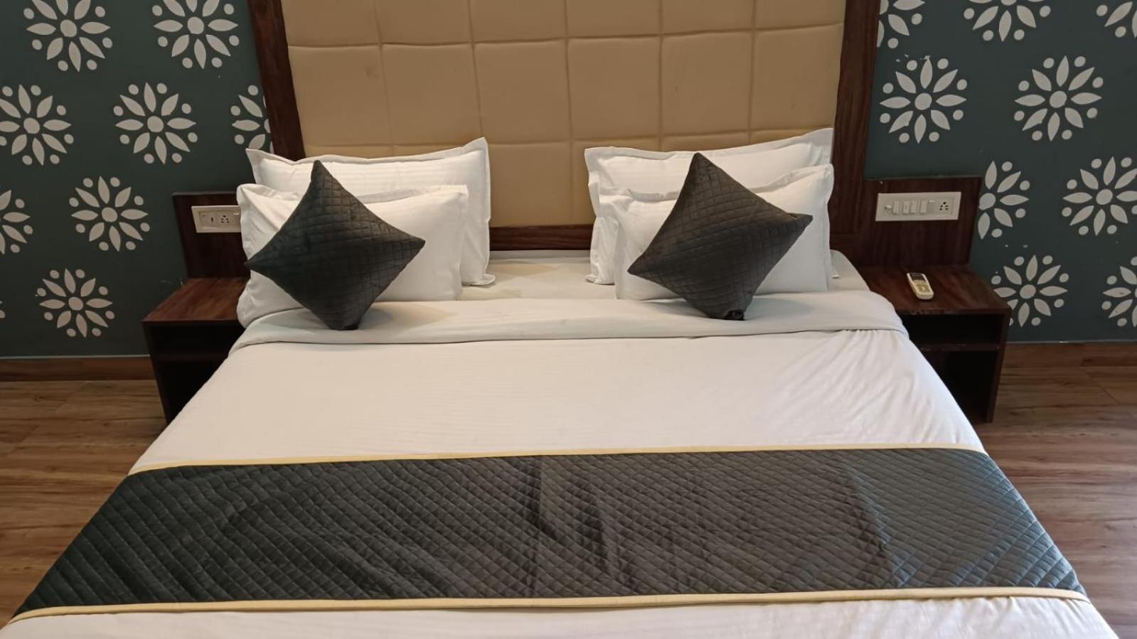 Hotel Amrit Resort Alwar Exterior foto